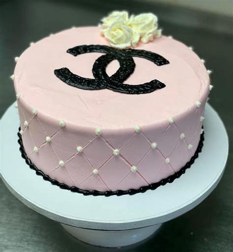 how to duplicate chanel c on cake|chanel cake design youtube.